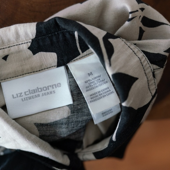 Linen button up - Picture 2 of 3